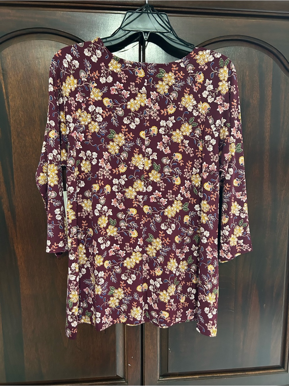 NWT Chaus NY Women's Floral  Top - Burgundy with gold accents